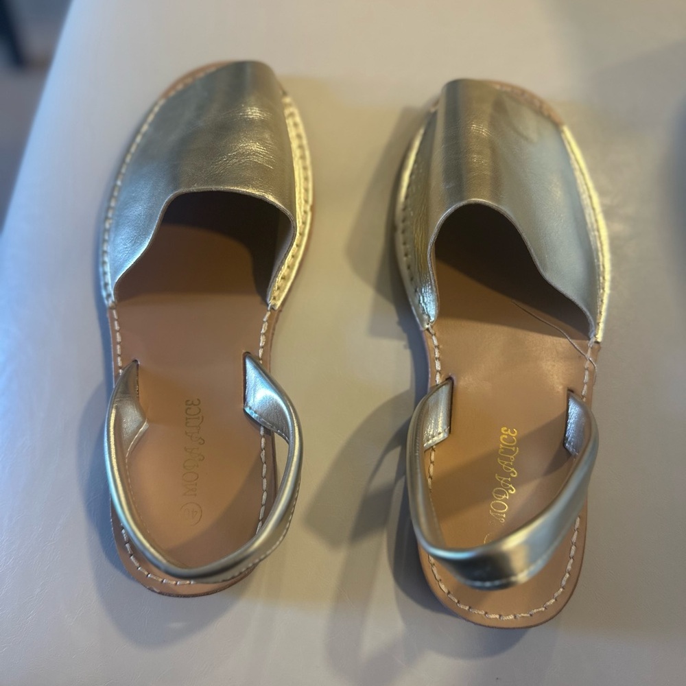 Gold Slingback Sandals with Metallic Finish